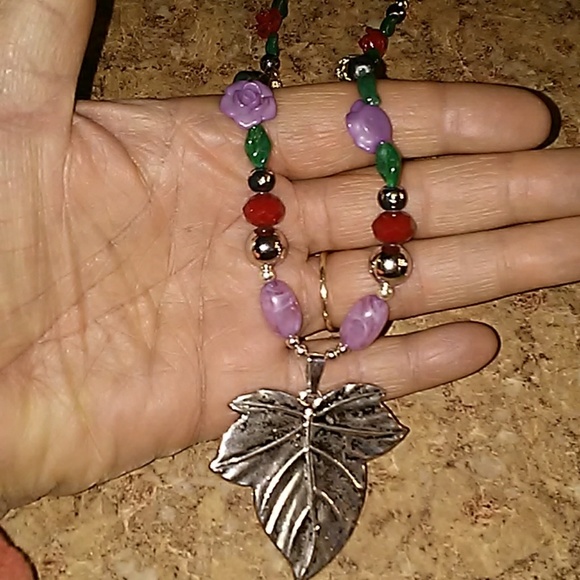 NWOT Women's 2-pc Necklace Set - Picture 4 of 8